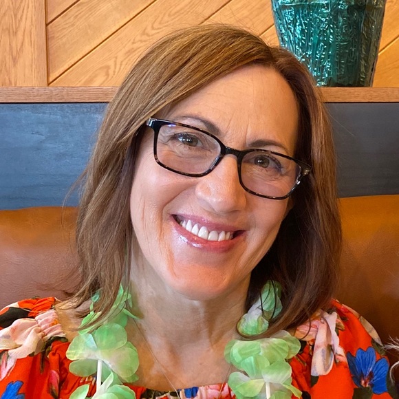 Meet your Posher, Lisa - Picture 1 of 1